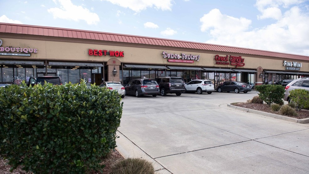 More Photos Of 28 Market Ct, Hattiesburg General Retail For Lease