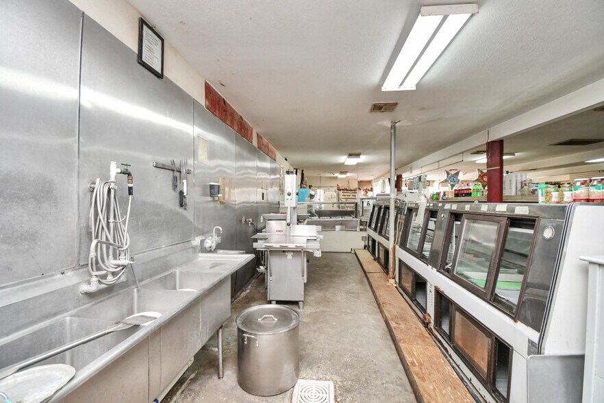 More Photos Of 1444 FM 1960, Dayton Convenience Store For Sale