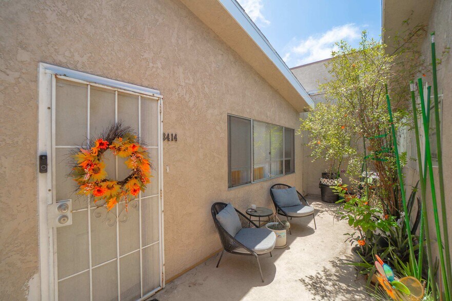 More Photos Of 1090 Redondo Ave, Long Beach Storefront Retail Residential For Sale