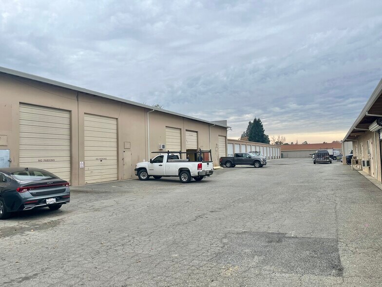 More Photos Of 1182-1200 Market St, Yuba City Warehouse For Lease