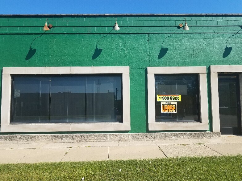 Primary Photo Of 2512 W 14 Mile Rd, Royal Oak Storefront For Lease