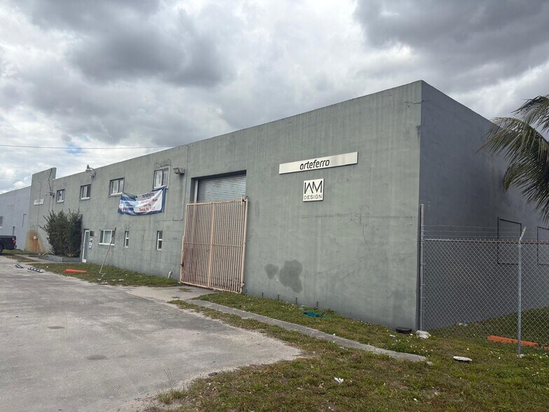 More Photos Of 2955 NW 75th St, Miami Warehouse For Sale