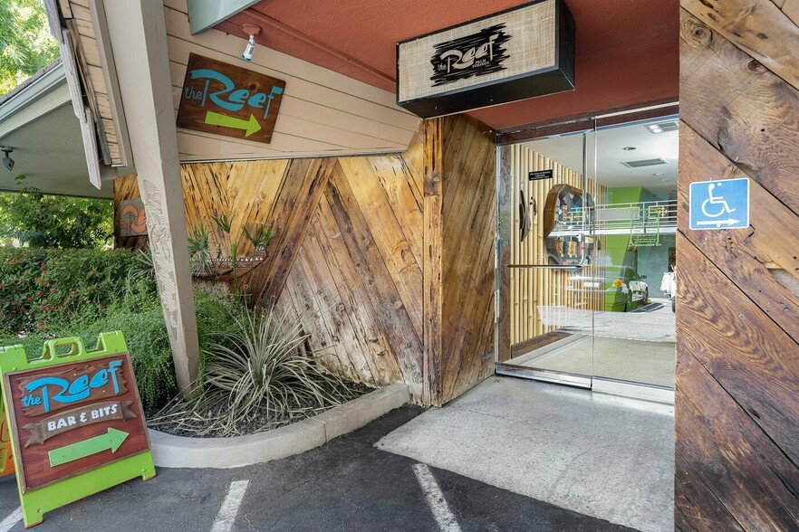 More Photos Of 411 E Palm Canyon Dr, Palm Springs Hotel For Sale