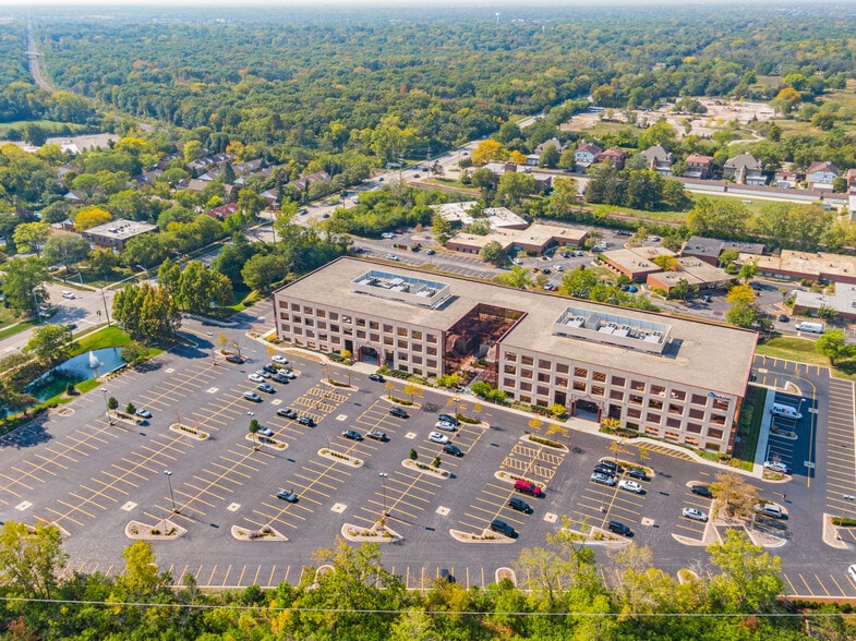 More Photos Of 650 Dundee Rd, Northbrook Office For Lease