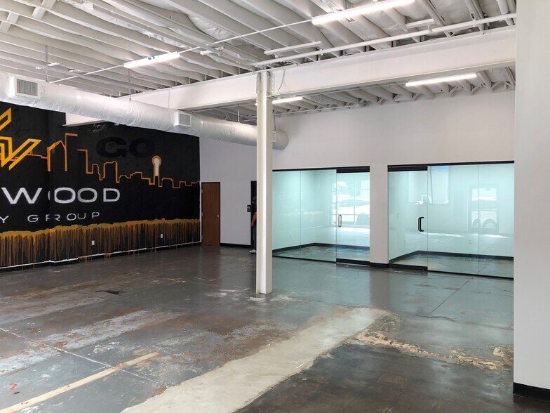 More Photos Of 3901 Main St, Dallas Showroom For Lease