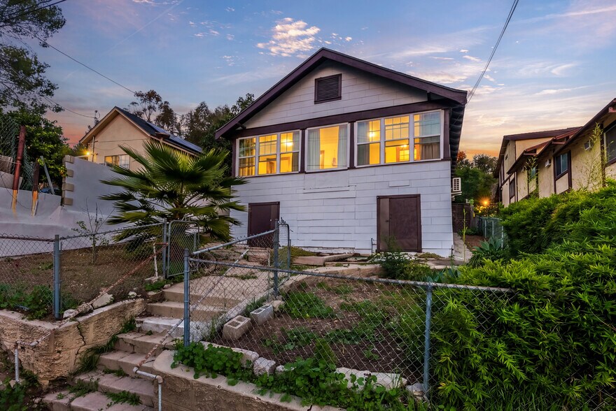 More Photos Of 534 Casanova St, Los Angeles Apartments For Sale