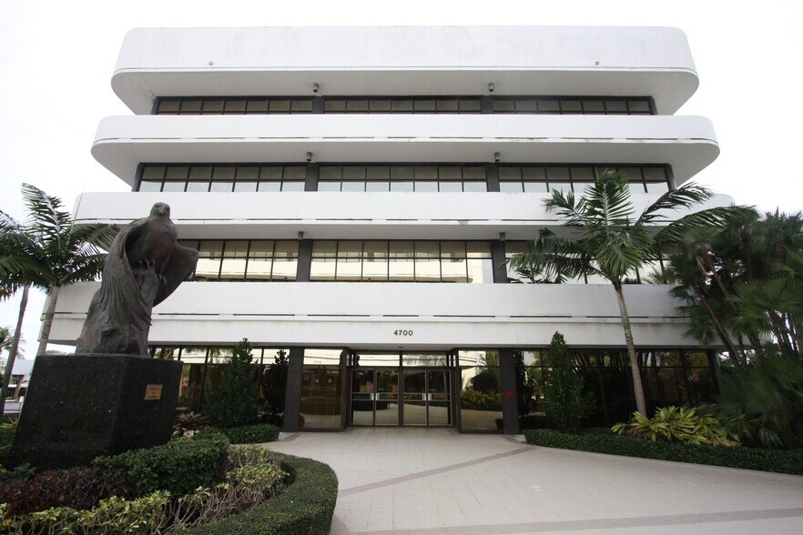 More Photos Of 4700 NW Boca Raton Blvd, Boca Raton Office For Lease