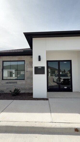 More Photos Of 6000 Alma Rd, McKinney Unknown For Lease