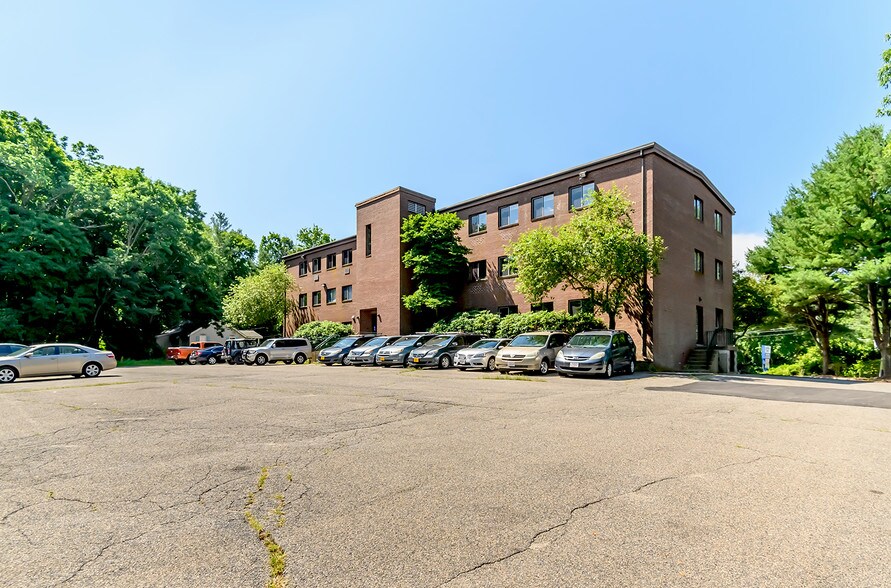 More Photos Of 630 Park St, Stoughton Office For Lease