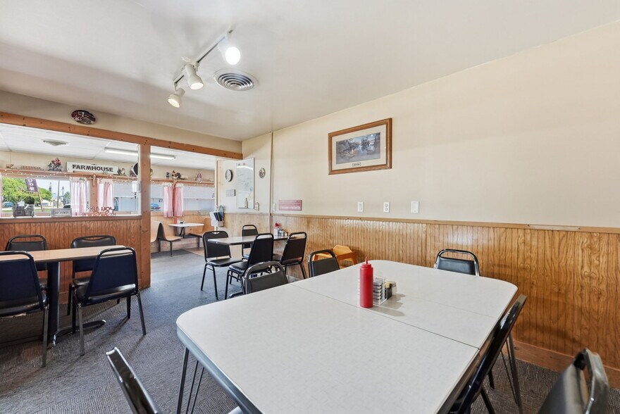 More Photos Of 409 US-71 W, Clarissa Restaurant For Sale