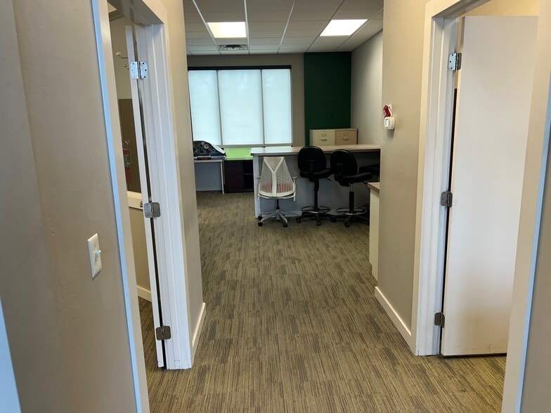 More Photos Of 11200 W Hercules St, Star Storefront Retail Office For Lease