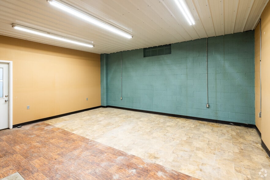 More Photos Of 7074 W State Road 28, Elwood Warehouse For Sale