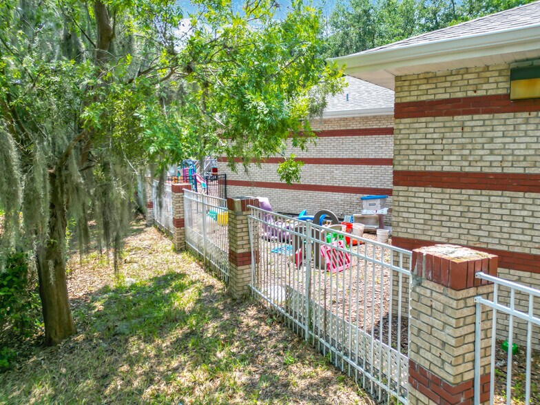 More Photos Of 1001 Greenwood Blvd, Lake Mary Daycare Center For Lease