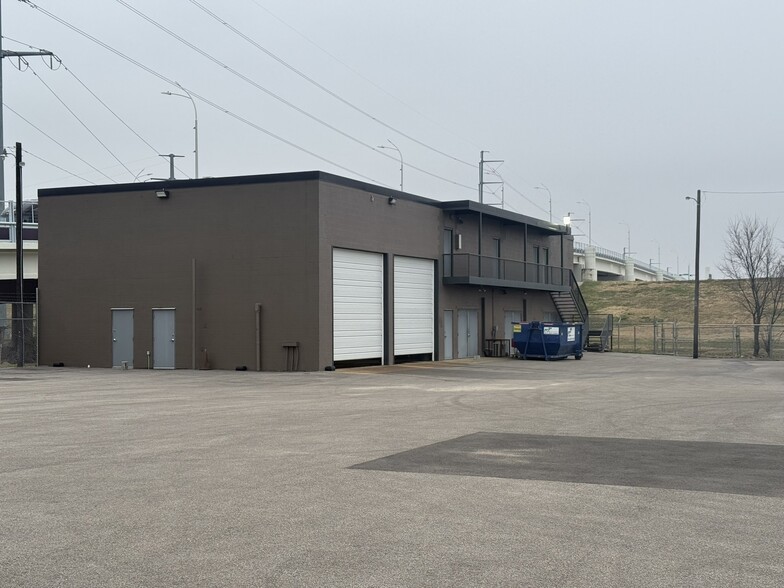 More Photos Of 2227 Irving Blvd, Dallas Warehouse For Sale