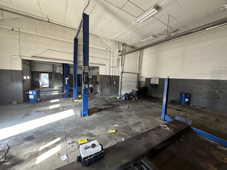 More Photos Of 3106 Walden Ave, Depew Auto Repair For Lease