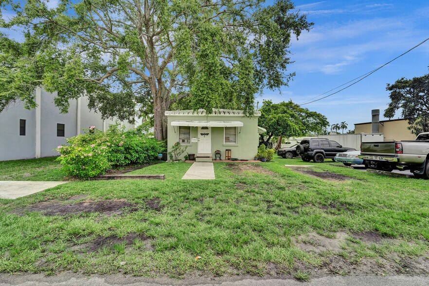 More Photos Of 121 SE 1st Ave, Dania Beach Auto Repair For Sale