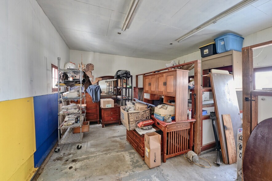 More Photos Of 5214 Guide Meridian, Bellingham Auto Repair For Sale