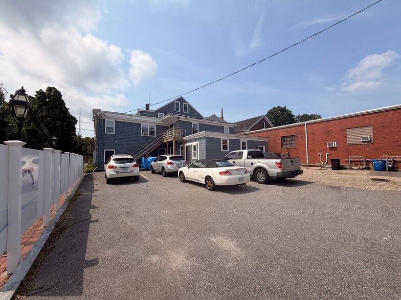 More Photos Of 26 Child St, Warren Apartments For Sale