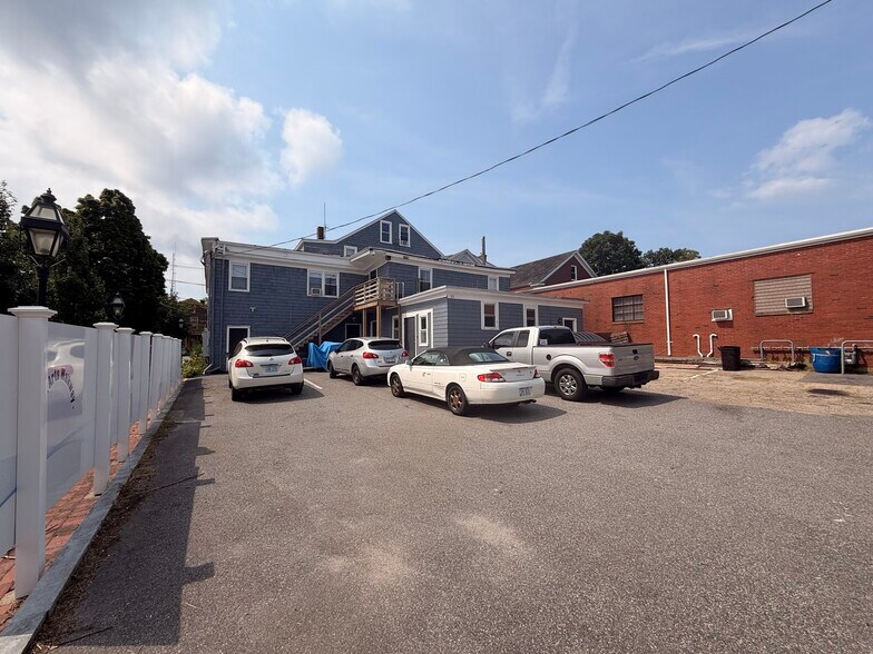 More Photos Of 26 Child St, Warren Apartments For Sale