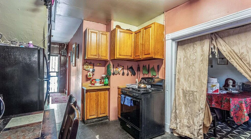 More Photos Of 33 Jackson St, Staten Island Apartments For Sale