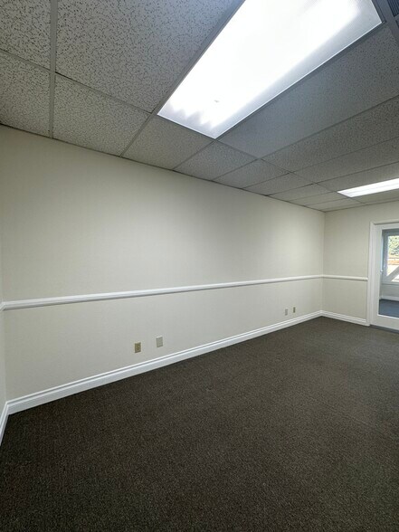 More Photos Of 2340 Plaza Del Amo, Torrance Office For Lease