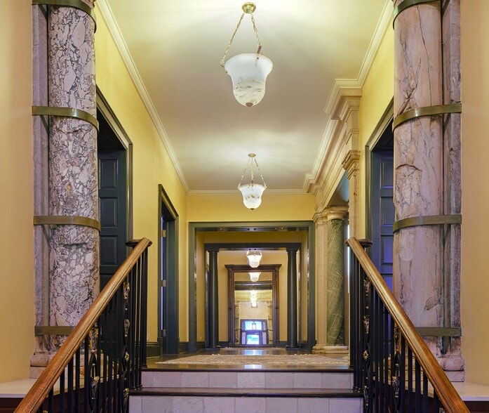 More Photos Of 660 N Rush St, Chicago Office Residential For Sale