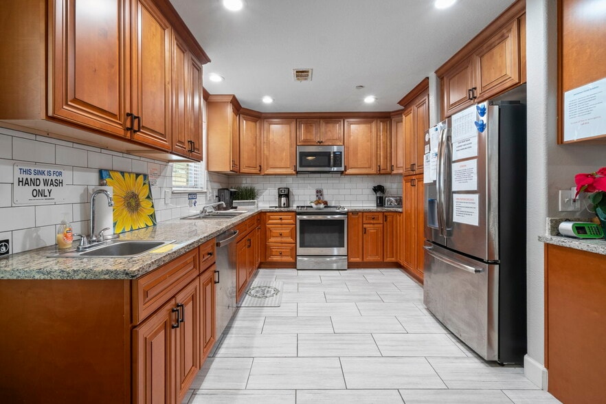 More Photos Of 1930 River Falls Dr, Kingwood Assisted Living For Sale