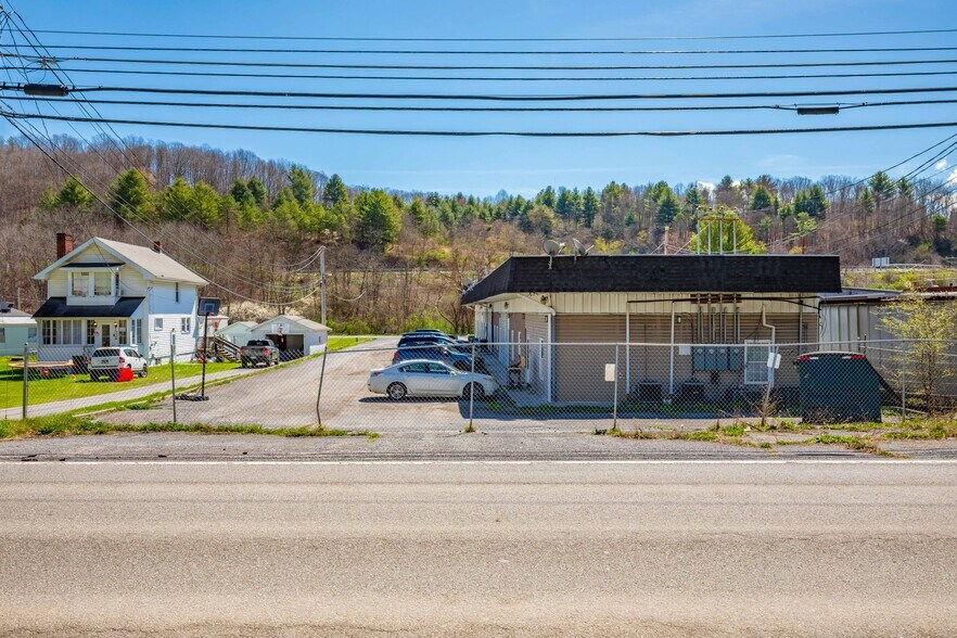 More Photos Of 396 Blue Prince Rd, Bluefield Apartments For Sale