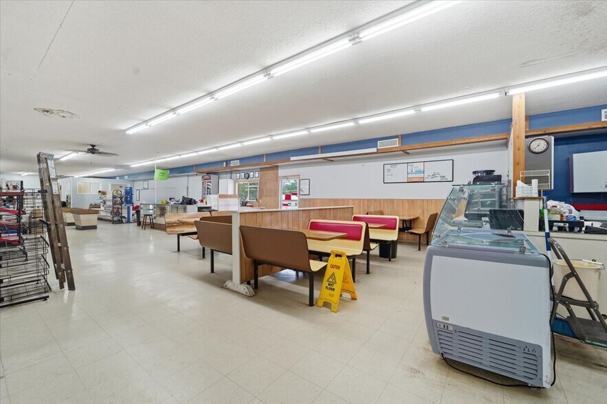More Photos Of 407 Main St, Union Freestanding For Sale