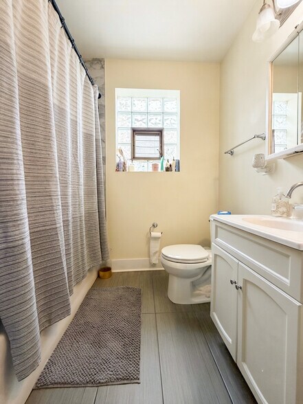 More Photos Of 4917 W. Addison, Chicago Multifamily For Sale