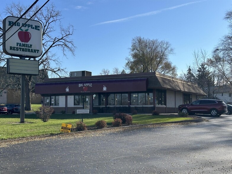 Primary Photo Of 1427 W Galena Ave, Freeport Restaurant For Sale