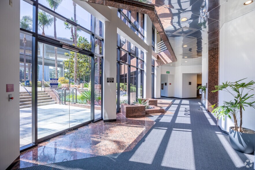 More Photos Of 2878 Camino del Rio S, San Diego Office For Lease