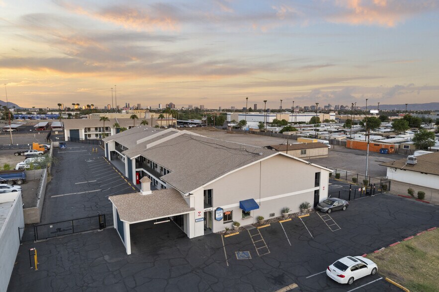 More Photos Of 4021 N 27th Ave, Phoenix Hotel For Sale