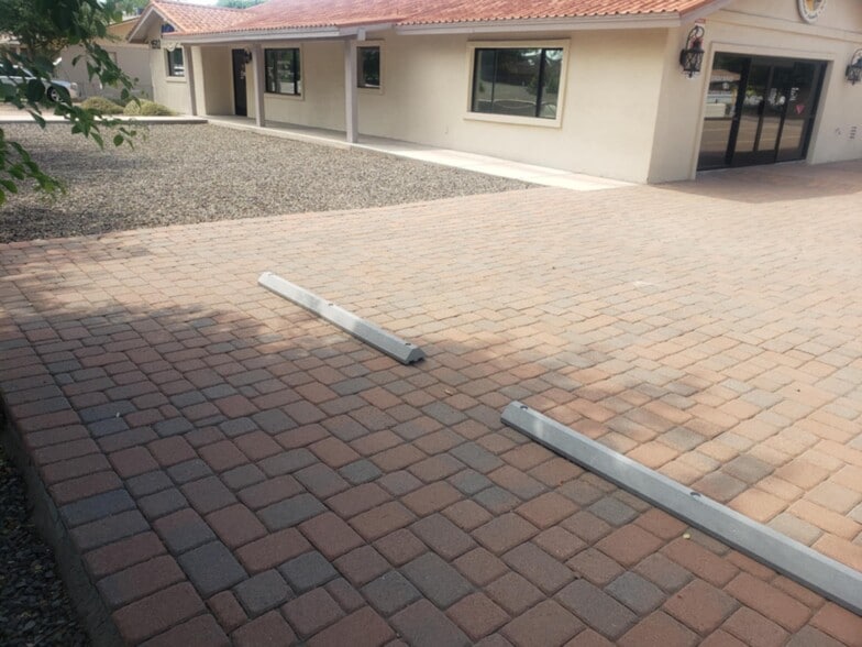 More Photos Of 1502 W Northern Ave, Phoenix Religious Facility For Lease