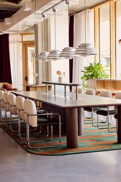 More Photos Of 1515 E Cesar Chavez St, Austin Coworking Space