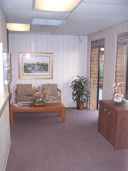 More Photos Of 6116 Rolling Rd, Springfield Medical For Sale