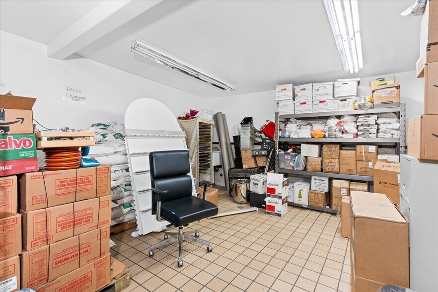 More Photos Of 10448 CA-99, Live Oak Supermarket For Sale