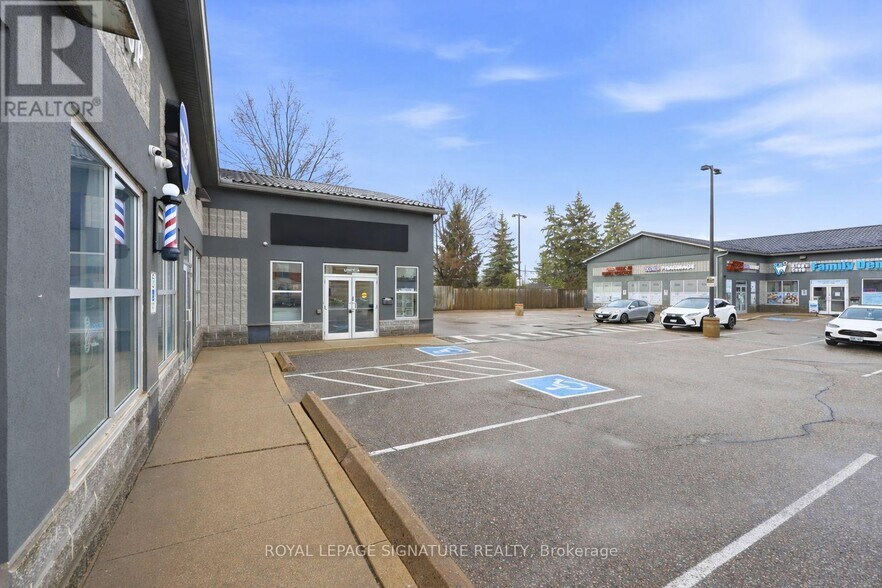 More Photos Of 158 Guelph St, Halton Hills Freestanding For Lease