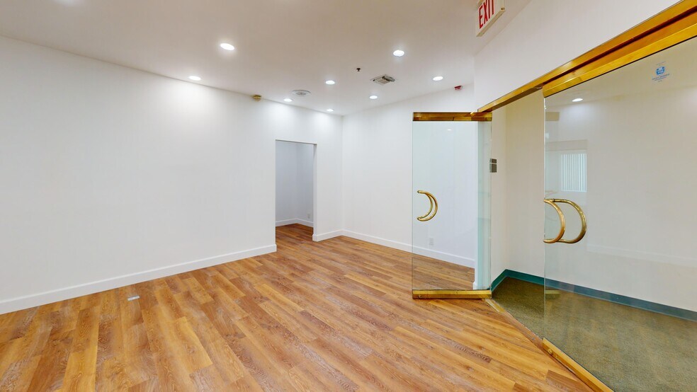 More Photos Of 1415 W Magnolia Blvd, Burbank Office Residential For Sale