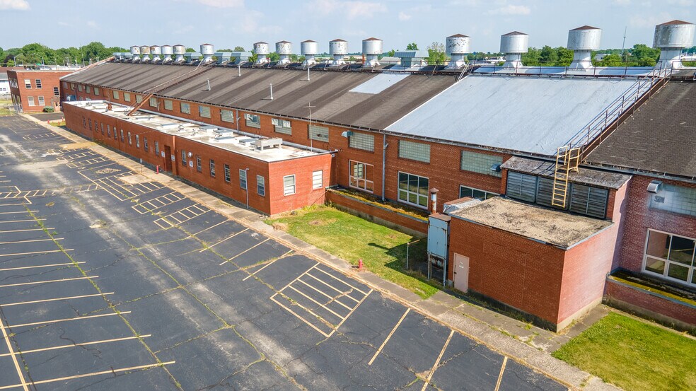 More Photos Of 1501 S 19th St, Mattoon Warehouse For Sale