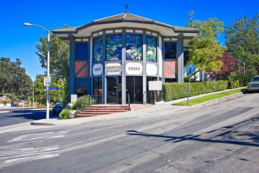 Primary Photo Of 23030 Lyons Ave, Santa Clarita Medical For Lease