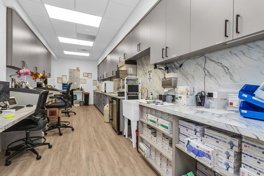More Photos Of 5060 Tennyson Pky, Plano Medical For Sale