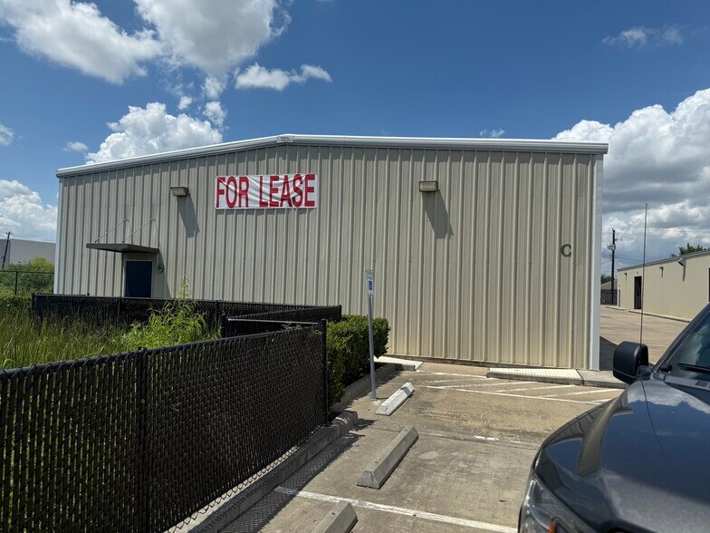 More Photos Of 8051 S Sam Houston Pky, Houston Unknown For Lease