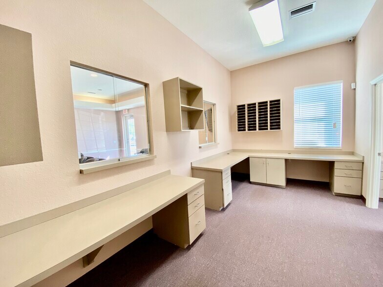 More Photos Of 929 N US Hwy 27/441, Lady Lake Medical For Lease