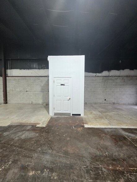 More Photos Of 7753 Rutillio Ct, New Port Richey Warehouse For Lease