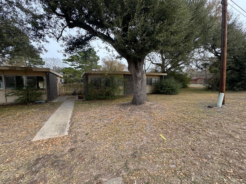 More Photos Of 300 Echols st, Prairie View Multifamily For Sale