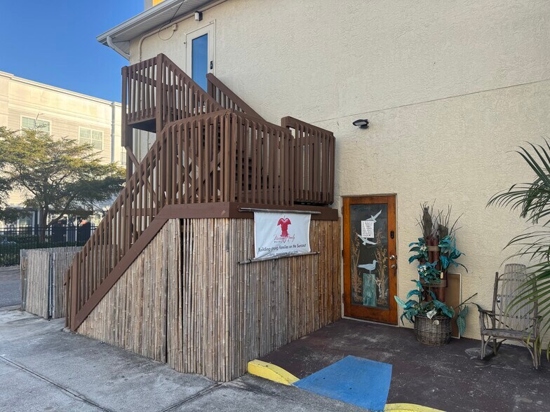 More Photos Of 1007 Manatee Ave, Bradenton Storefront Retail Office For Sale