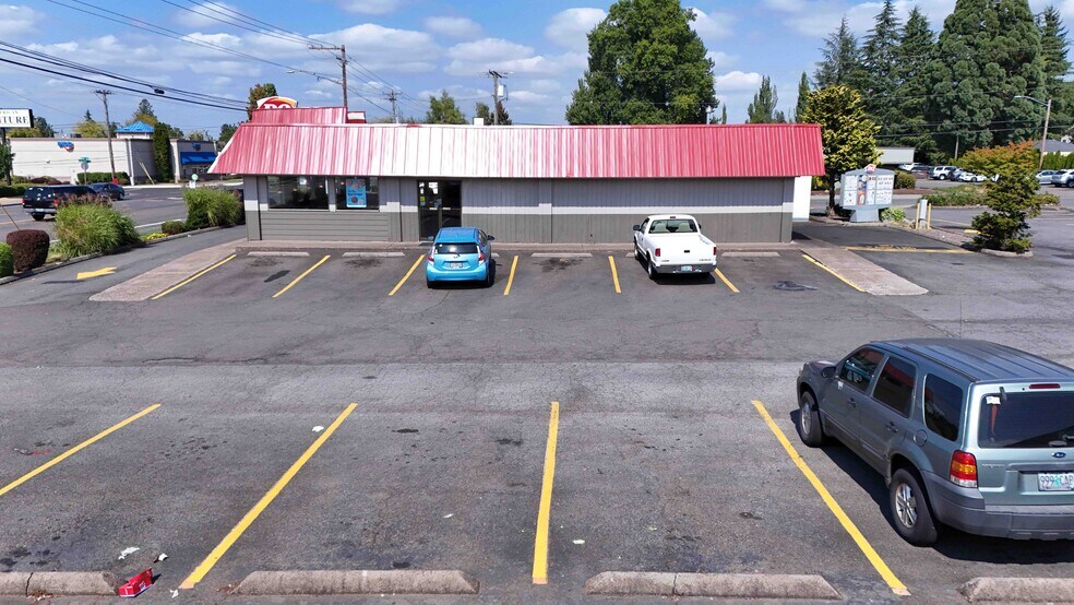 More Photos Of 398 Lancaster Dr NE, Salem Fast Food For Sale