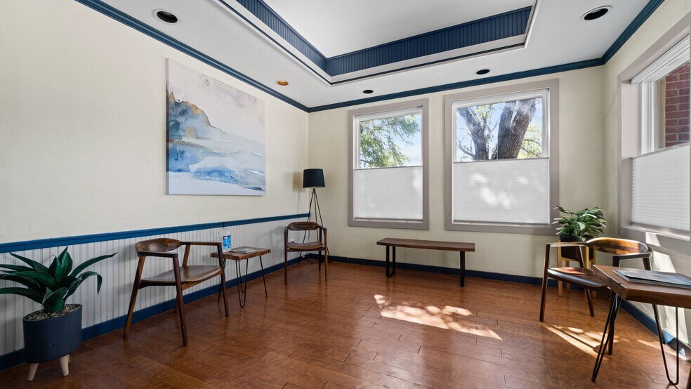 More Photos Of 189 Historic Town Sq, Lancaster Medical For Sale