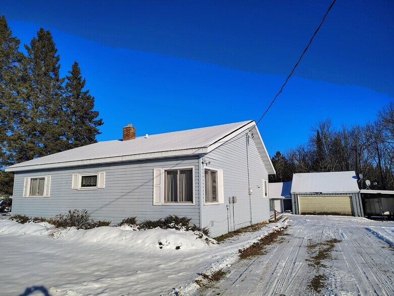 More Photos Of N16184 Old Hwy 13, Lake Service For Sale